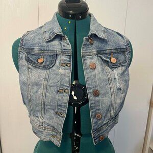 YMI JEANS Lightly Destructed Crop Denim Vest Jacket Women’s Medium